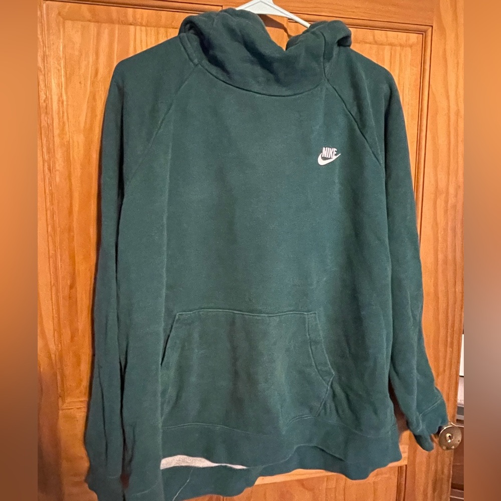 Women’s Nike sweatshirt